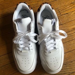 NIKE WOMENS WMNS AF1 PIXEL SE LEOPARD PRINT